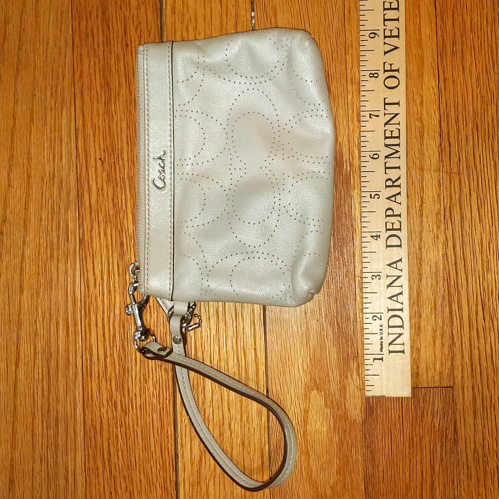 Coach wristlet gray